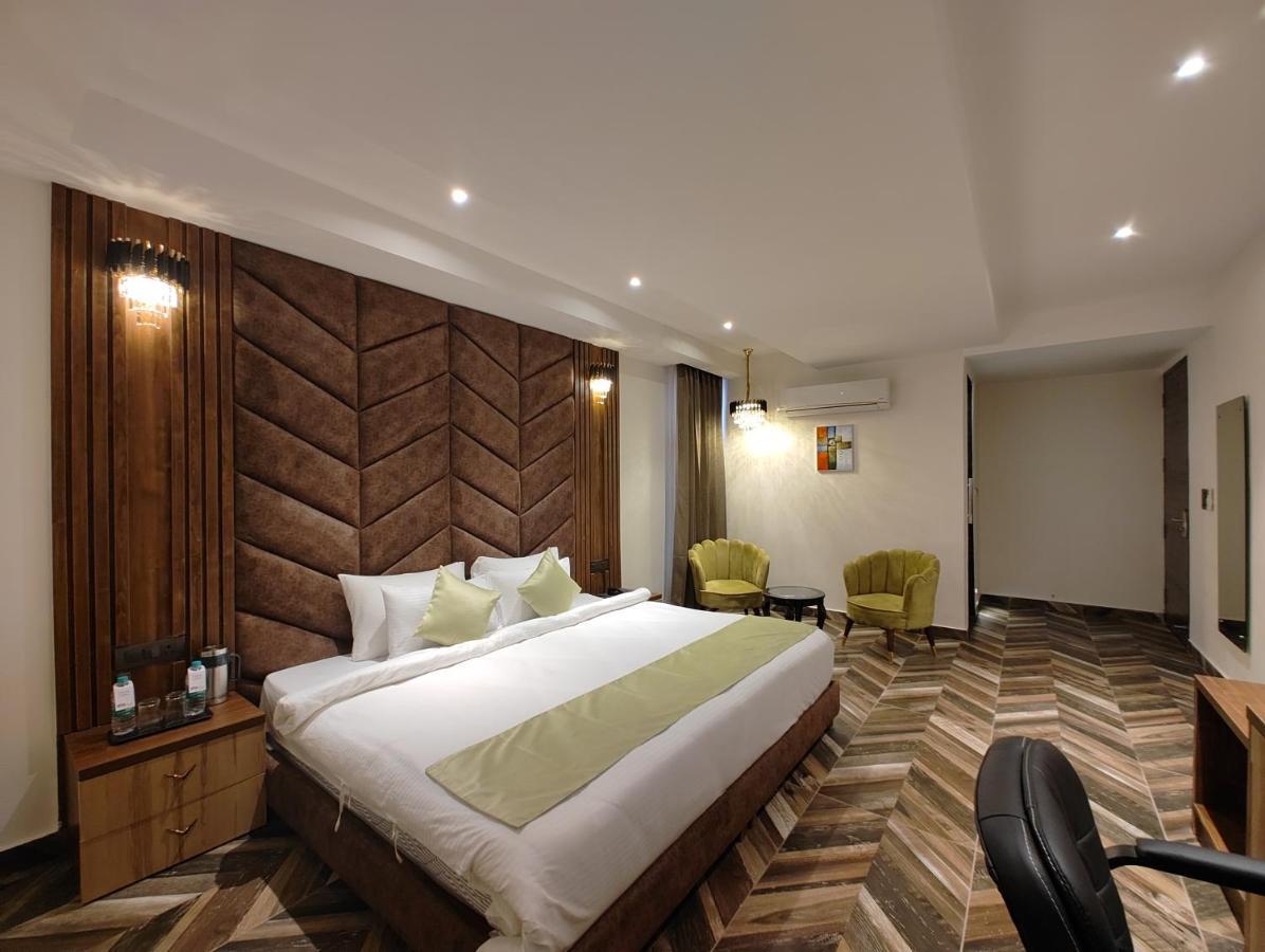 Grand Luxotica By Dls Hotels Dehradun Exterior foto