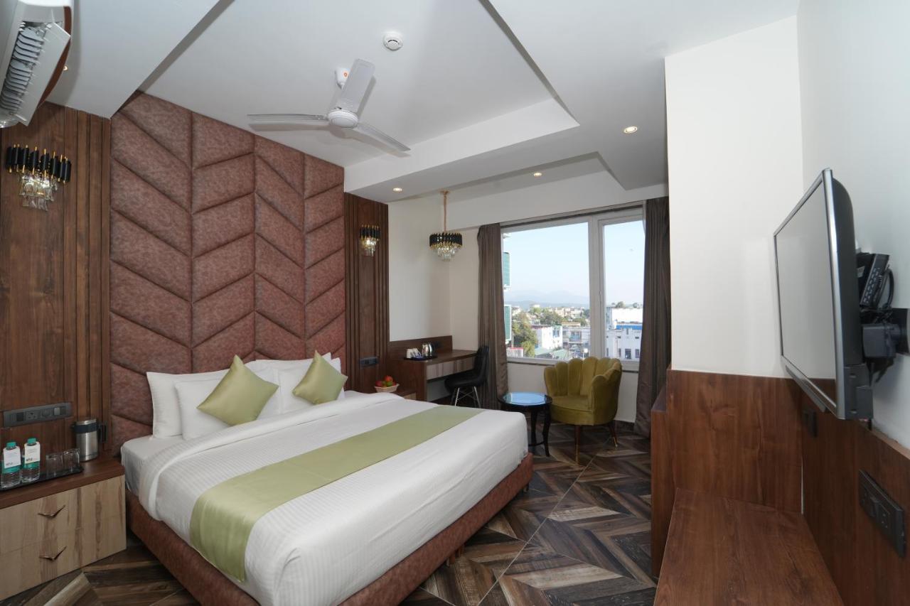 Grand Luxotica By Dls Hotels Dehradun Exterior foto