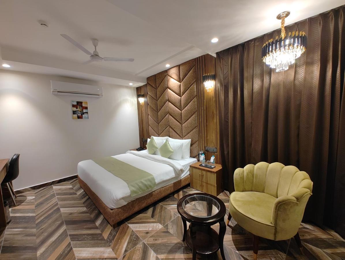 Grand Luxotica By Dls Hotels Dehradun Exterior foto
