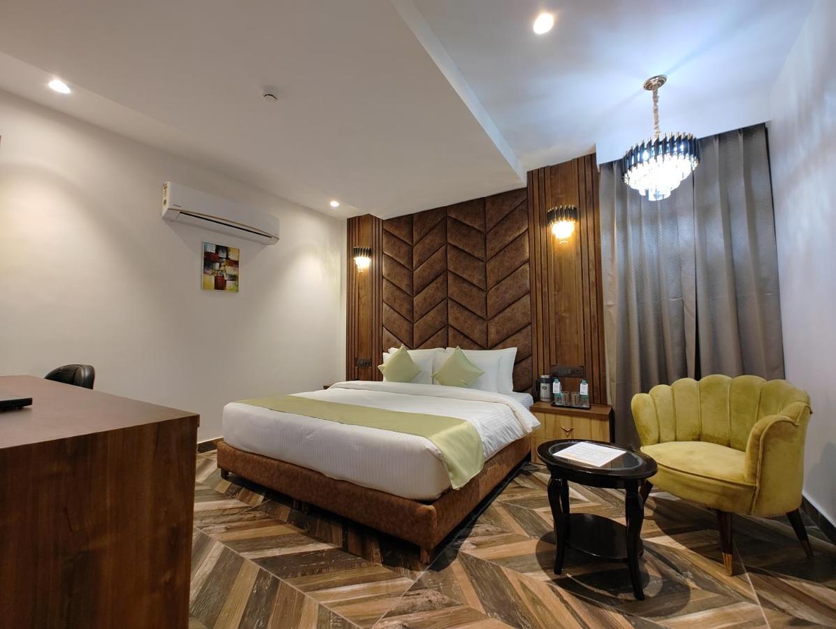 Grand Luxotica By Dls Hotels Dehradun Exterior foto
